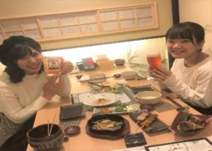 博多で博多名物が味わえる居酒屋「しろ屋」では女性のお客様も増えてます！