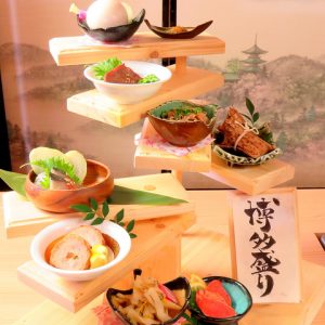 『しろ屋 博多筑紫口店』の博多料理を盛り合わせた人気メニュー